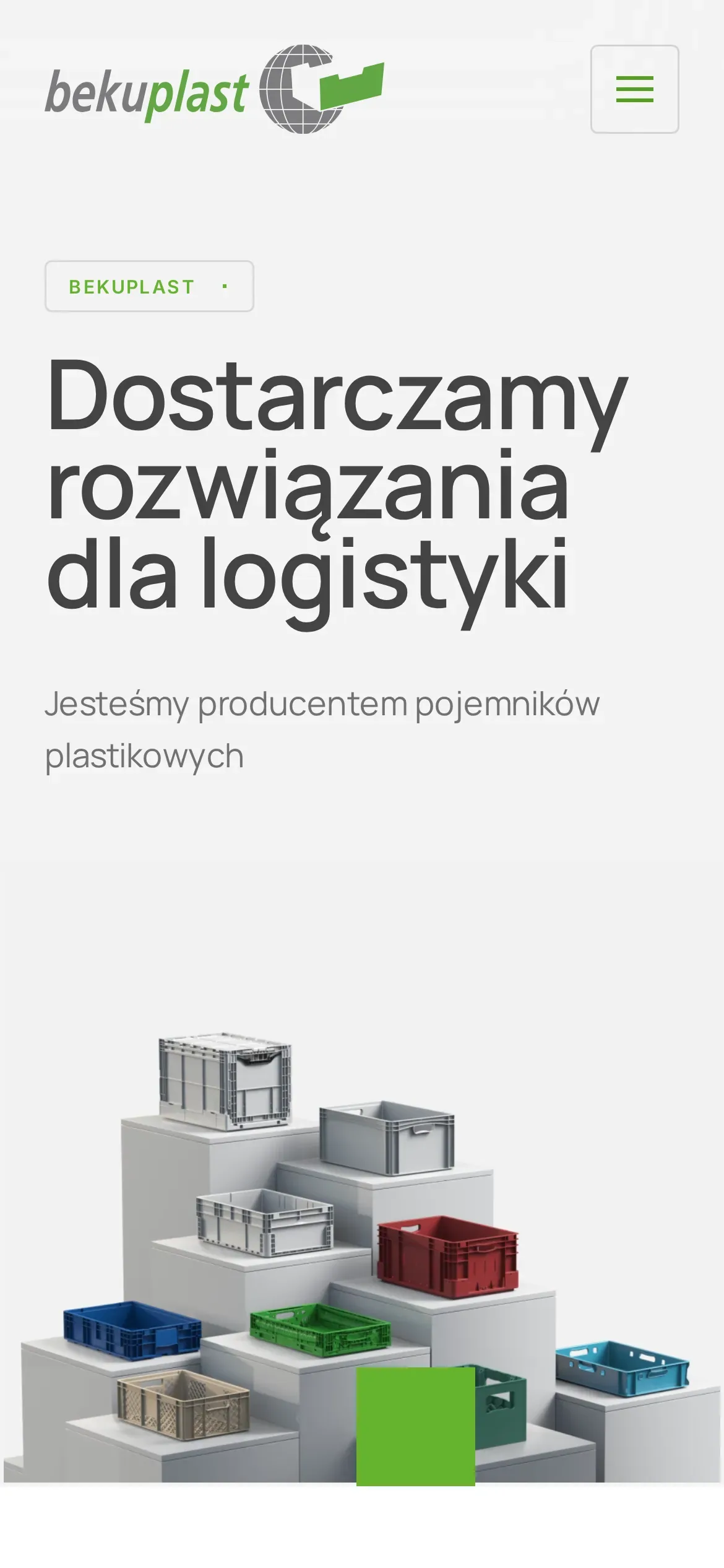 Strona główna bekuplast na telefonie: hasło „Dostarczamy rozwiązania dla logistyki”, podpis „Jesteśmy producentem pojemników plastikowych” i skrzynki na podestach