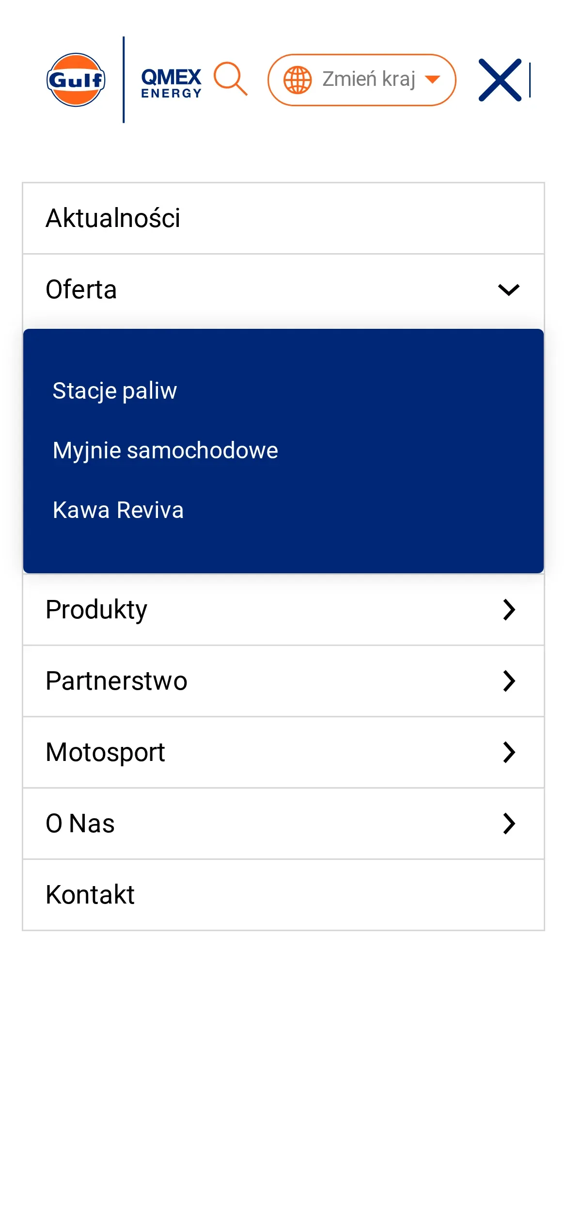 Otwarte menu Gulf Paliwa na telefonie: rozwinięta „Oferta” ze stacjami paliw, myjniami samochodowymi i kawą Reviva, poniżej produkty, partnerstwo, motosport, O nas i kontakt