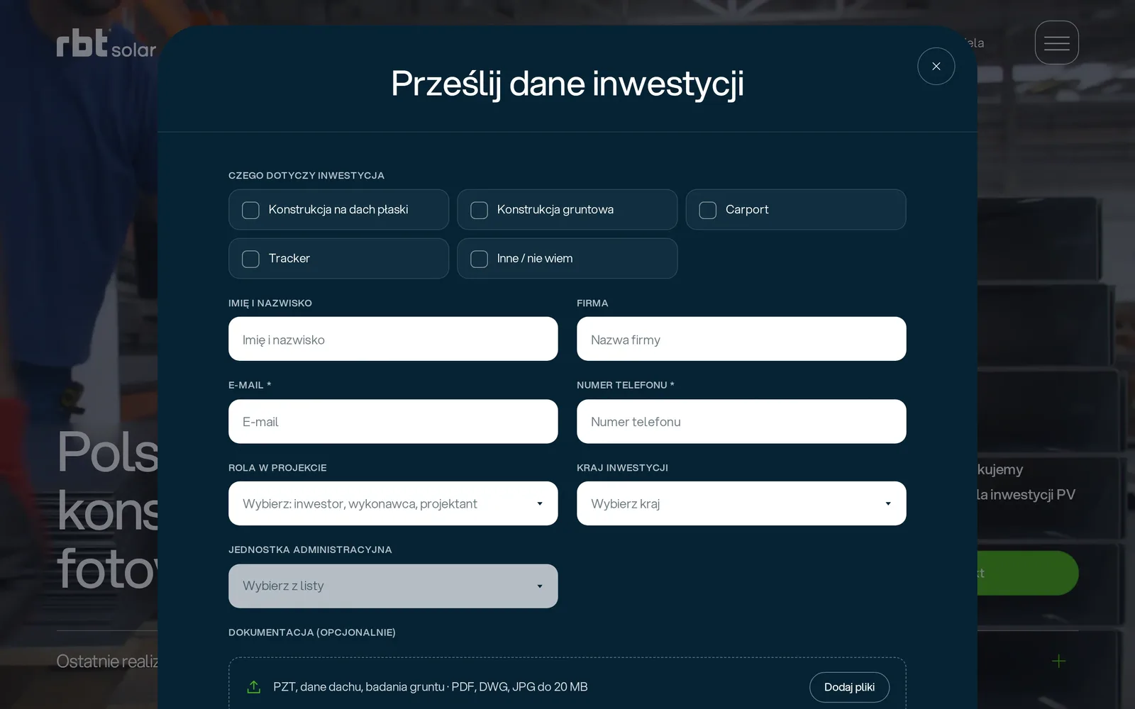 Okno „Prześlij dane inwestycji” na komputerze: wybór typu konstrukcji, pola imienia, firmy, e-maila i telefonu, rola w projekcie, kraj, jednostka administracyjna i pole na dokumentację PZT, dachu i gruntu
